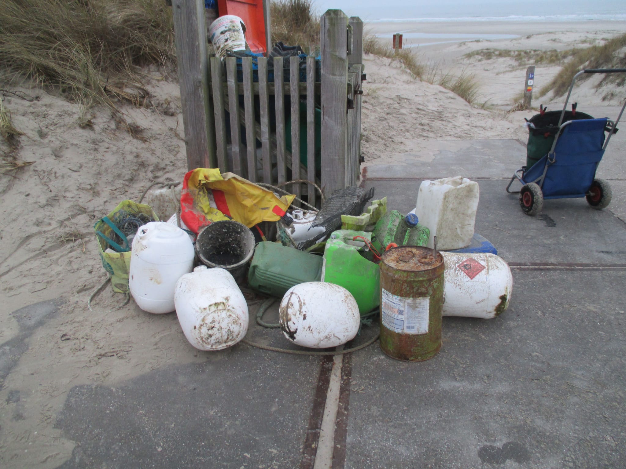 Jutbak bij de strandovergang | Ellen de Rijke